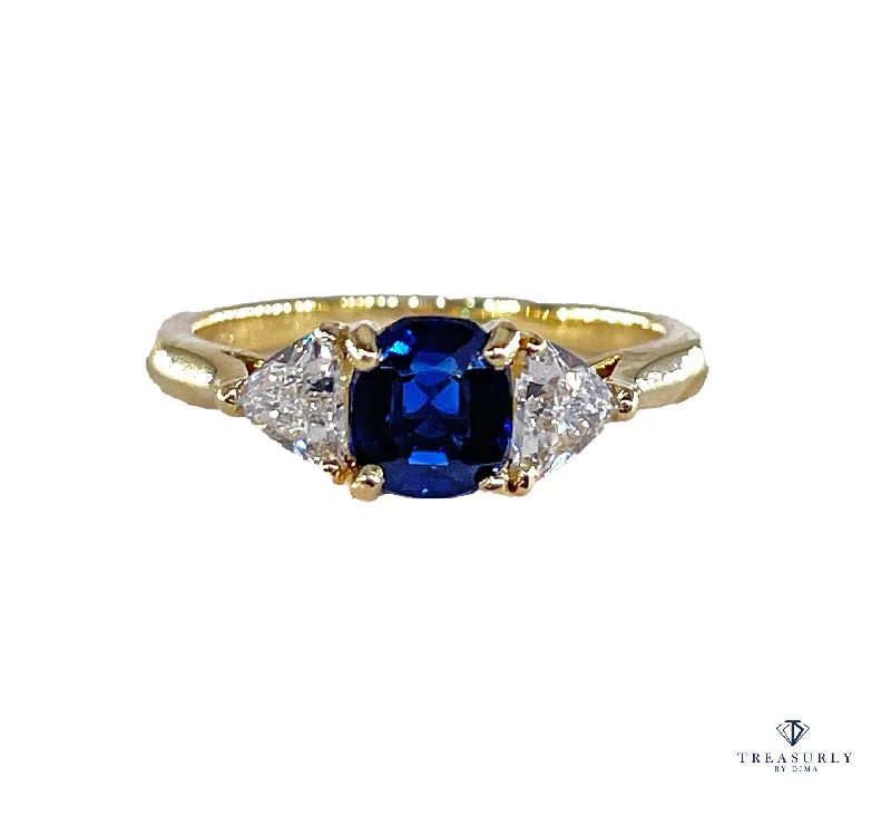 Petal design rings-Vintage Van Cleef & Arpels GIA 1.39ctw No-Heat Blue Sapphire and Diamond 3 Stone 18k Yellow Gold Ring