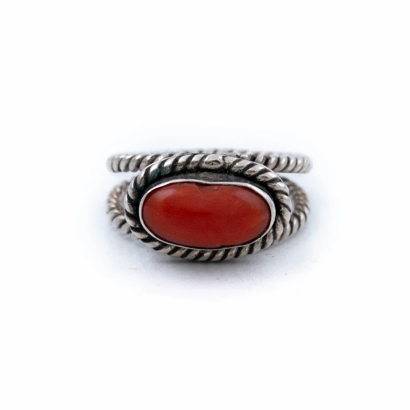 Bear motif rings-Twisted Oval Coral Ring