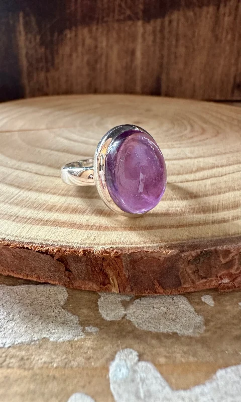 Flow style rings-HEALING OVAL Amethyst Sterling Silver Ring • Size 8