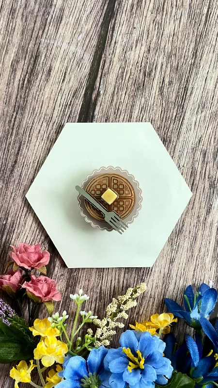 Woven charm brooch-Butter Waffle Brooch