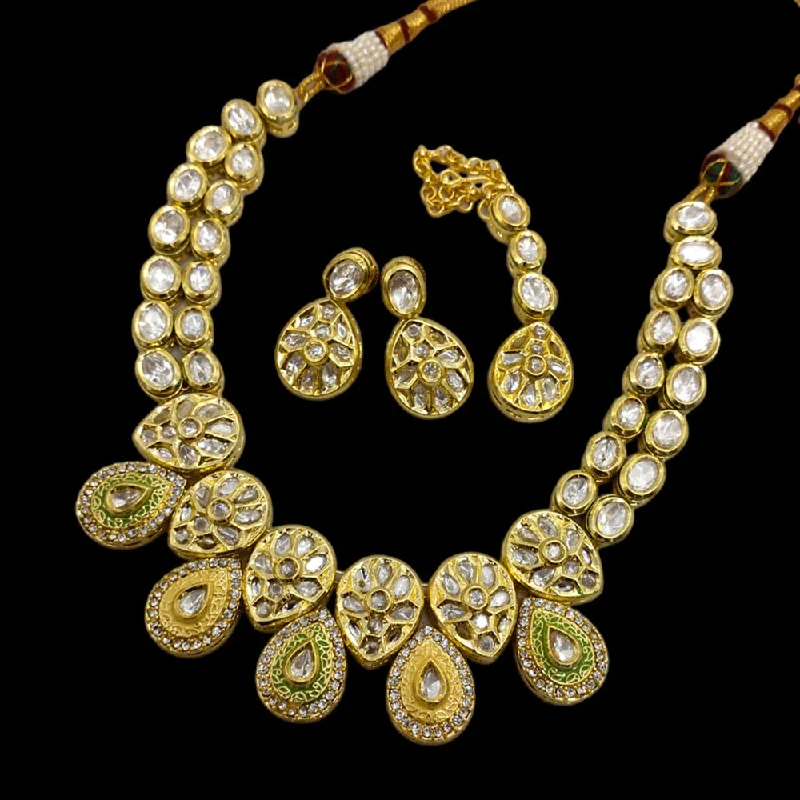 Fine bead necklaces-Lucentarts Jewellery Gold Plated Kundan  Necklace Set