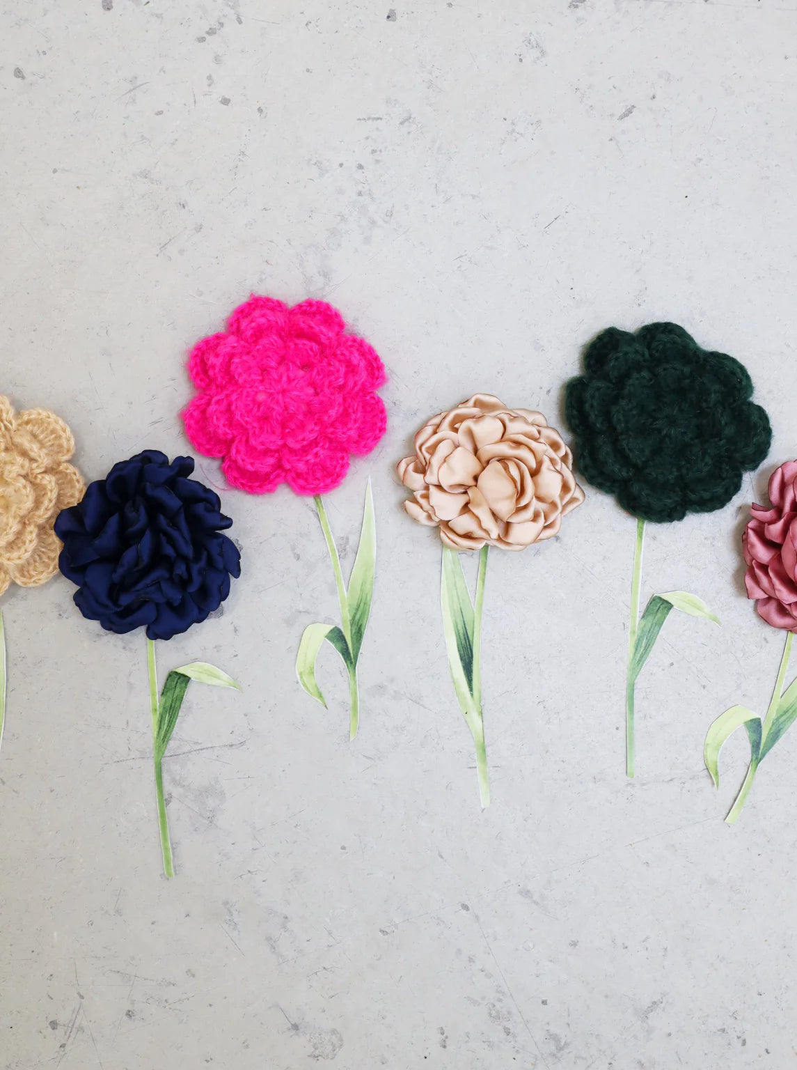 Vivid druzy brooch-Black Colour Crochet Flower Brooches