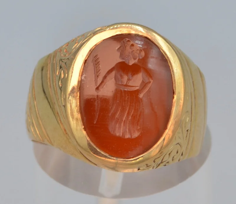 Hand-shiny rings-14K yellow gold Victorian ring with old Roman Intaglio