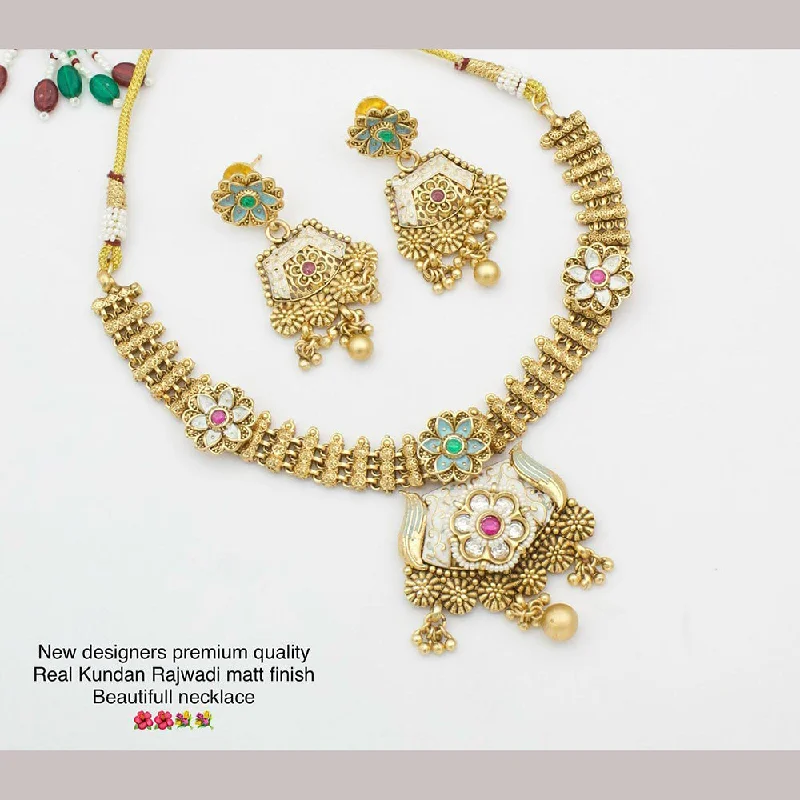 Spinel necklaces-Manisha Jewellery Kundan Rajwadi Matte Finish Necklace Set