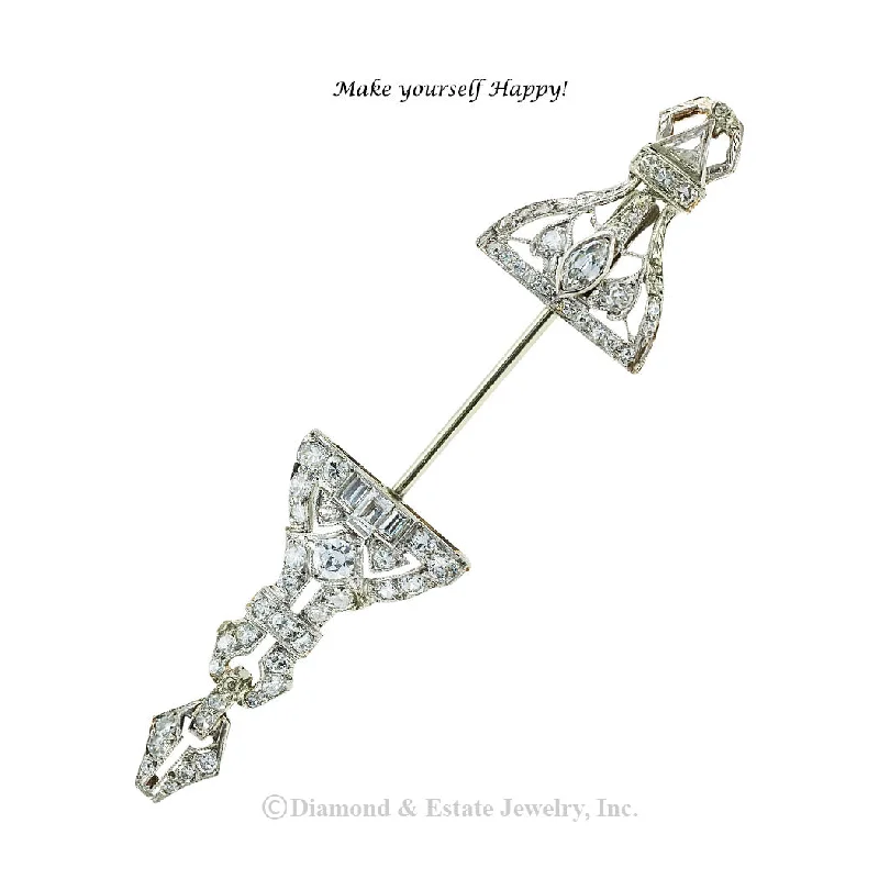 Fluid design brooch-Art Deco Jabot Diamond Platinum Brooch