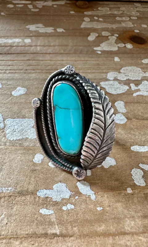 Spring band rings-TWISTED FEATHER Silver & Turquoise Ring • Size 7 1/4