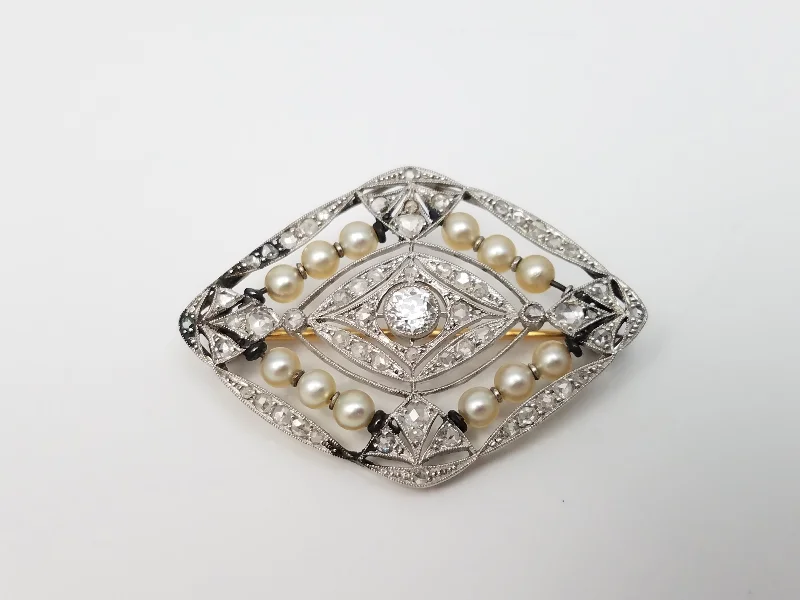 Smooth form brooch-Luxurious Platinum Natural Diamond Cultured Pearl Brooch To Restore